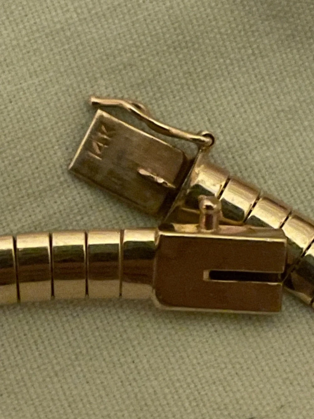 Vintage Estate Solid 14K Gold Omega Necklace
